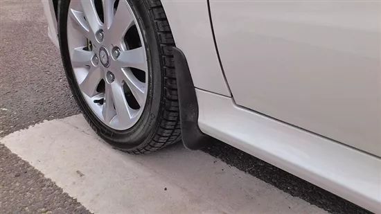 汽车到底要不要安装挡泥板呢?