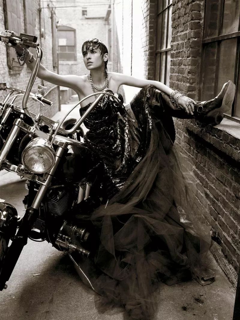 人称"时尚摄影教父"的史蒂文·梅塞引领风尚40年