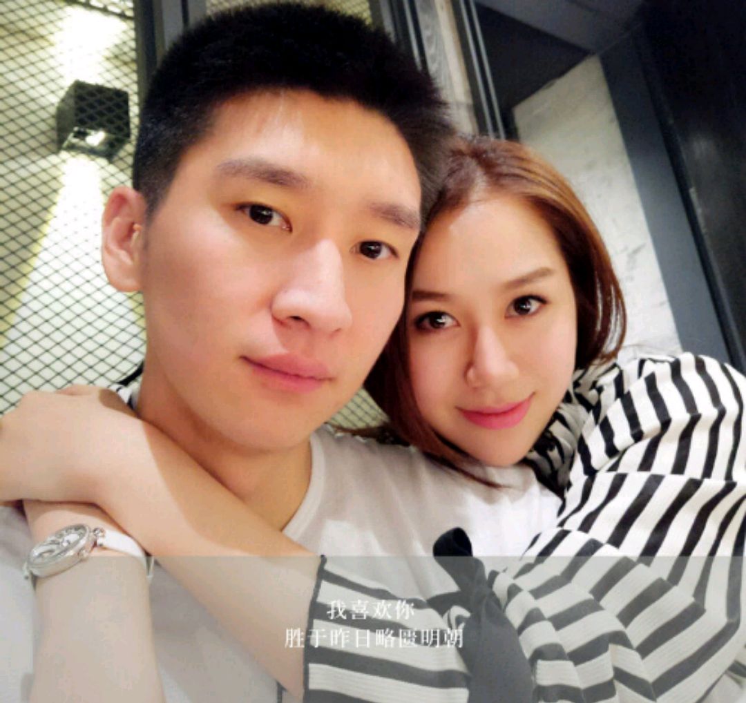 北控球员孙悦与妻子陈露的幸福生活照
