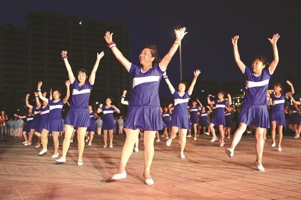 阿里巴巴怎么了,40万年薪招聘广场舞大妈,必须要有网购经验?