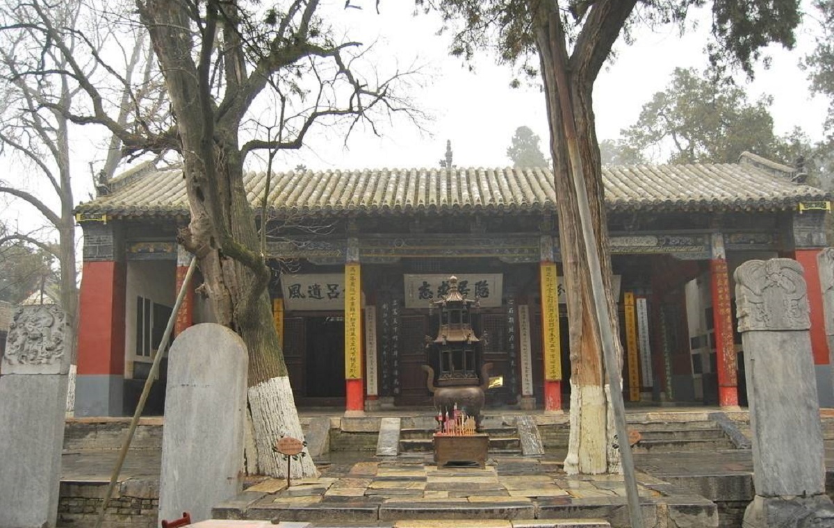 假期的悠闲半日游:诸葛亮躬耕地,南阳卧龙岗武侯祠带你回味历史