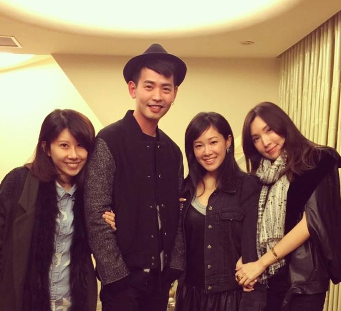 林志颖妻子开通微博后,3次点赞李湘微博示好?却迟迟不被关注?