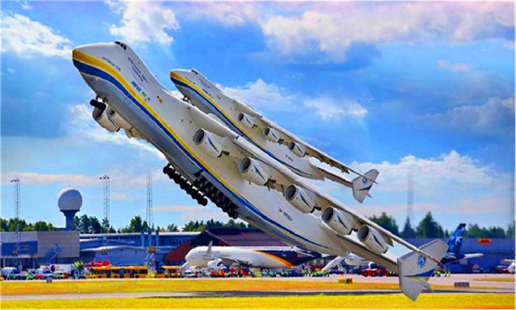 全球最大的飞机,整个地球仅此一架,中国也只有一个机场可以降!