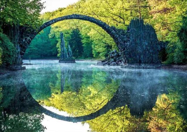 ""欧洲最漂亮的圆拱桥,造型独特优美,被称为"魔鬼桥"""