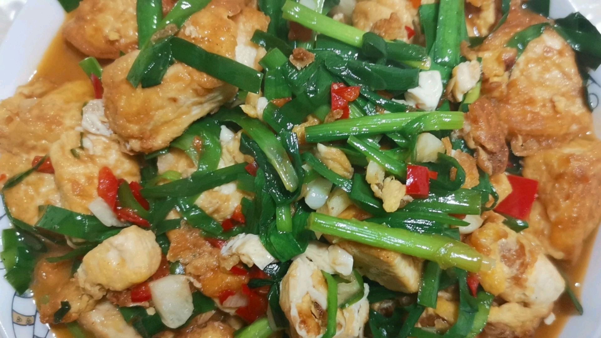 韭菜炒豆腐这样做才好吃,我家一周做三次,每次多吃一碗饭