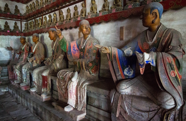 济南灵岩寺泥塑像