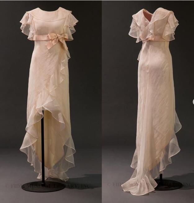 从18世纪的宫廷大裙摆,到19世纪的灯笼袖,再到20世纪的直筒裙!
