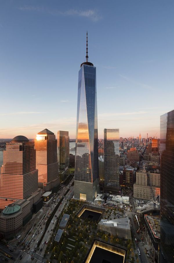 世贸中心自由之塔位于纽约世贸中心遗址的重建工程核心建筑"自由塔"