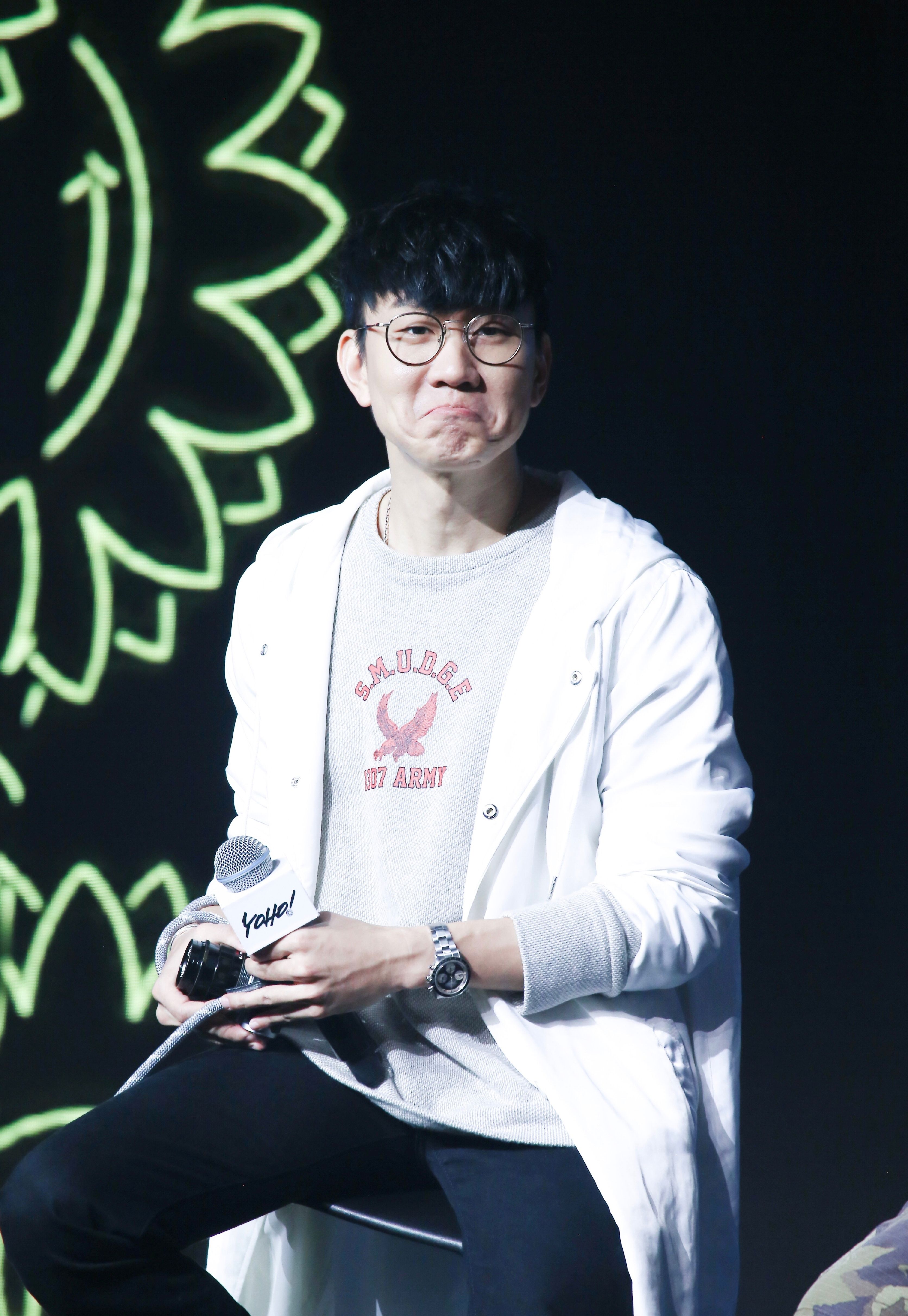 林俊杰十多年来一点都没变的不只有他的铁刘海,还有无敌的可爱!