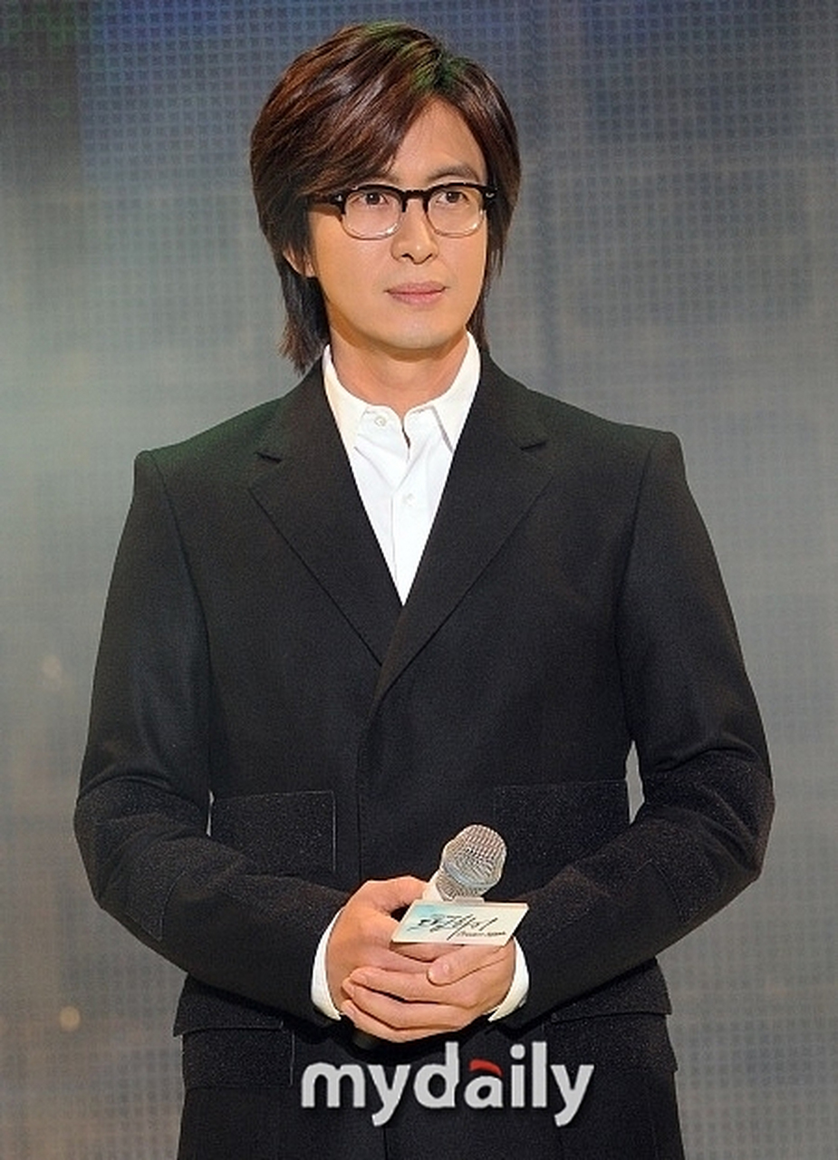 裴勇俊是韩国的演员,他从22岁开始进入演艺圈.