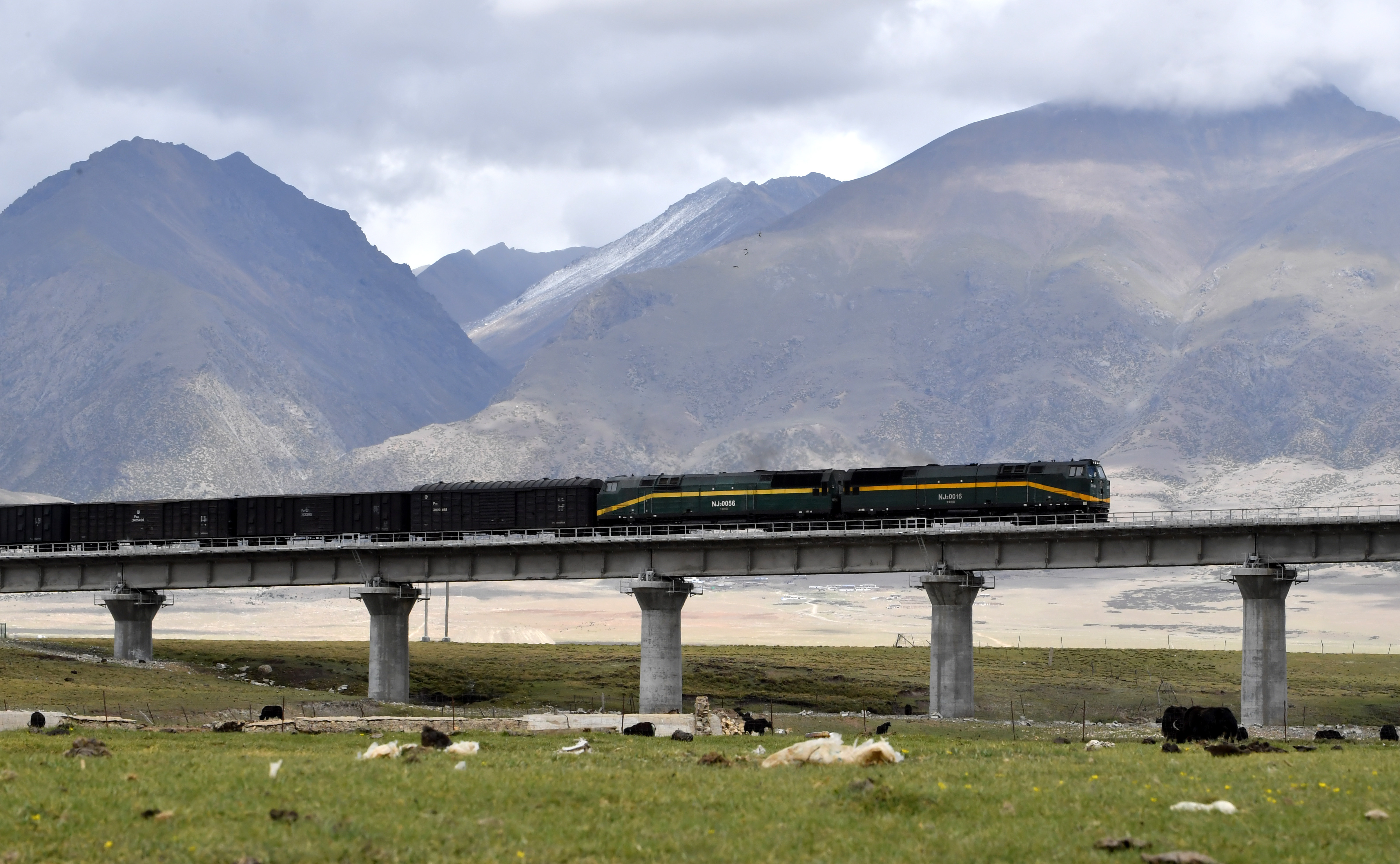 (壮丽七十年 奋斗新时代)天路,让世界屋脊不再遥远