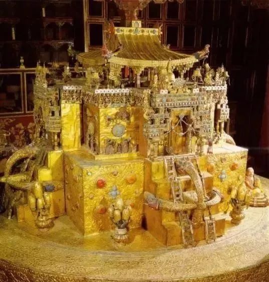 西藏拉萨布达拉宫里有5万吨黄金,有人预估能买下3个上海!