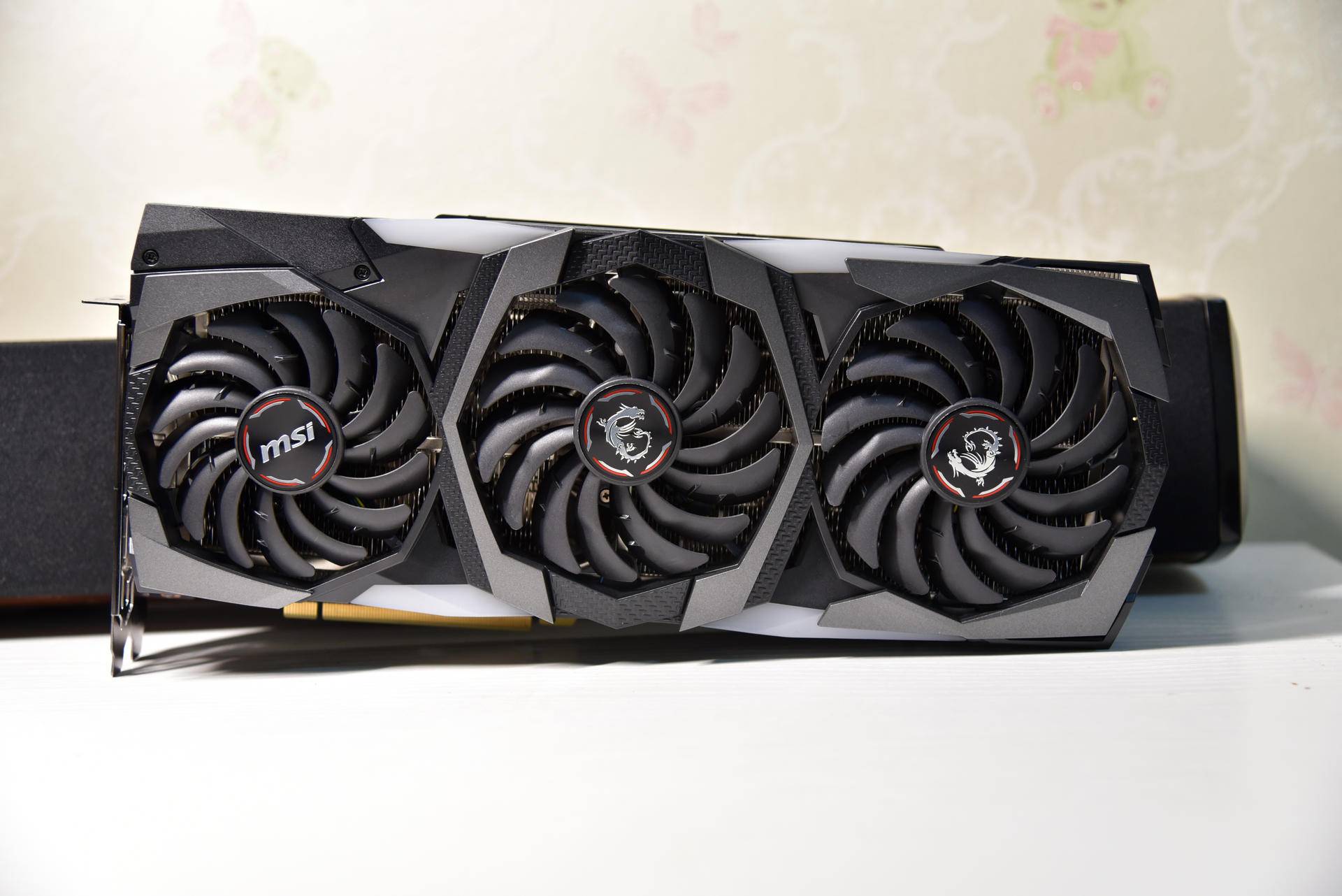 光追吃鸡利器,微星rtx 2080 gaming x trio魔龙上手简评