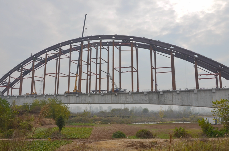 徐宿淮盐城际铁路全线最大跨度连续梁钢管拱顺利合龙