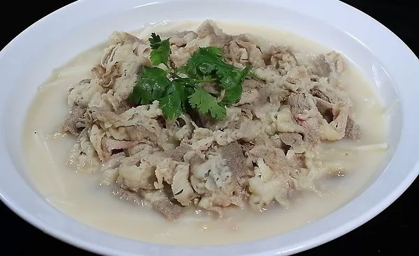 金针茯苓牛心汤