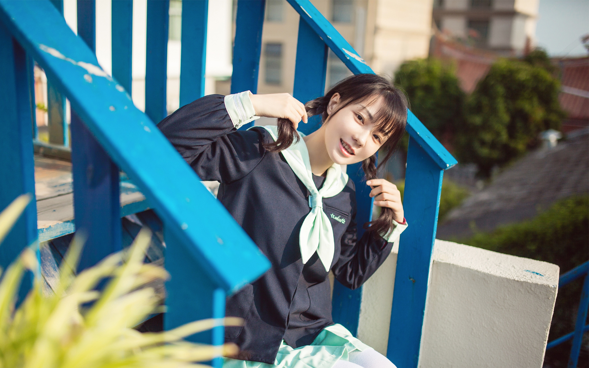 双马尾制服女生,元气满满