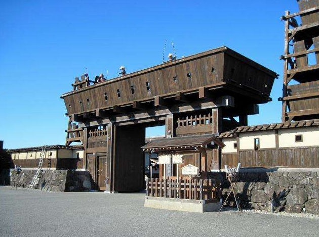 旅游景点:大家知道日本的安土桃山城吗,是一个非常有名的地方