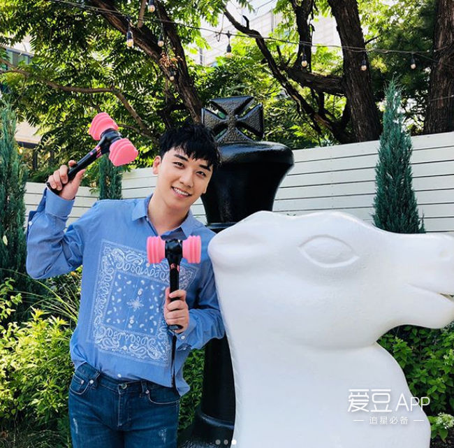 yg花路疾驰 杨贤硕表达对胜利solo的期待