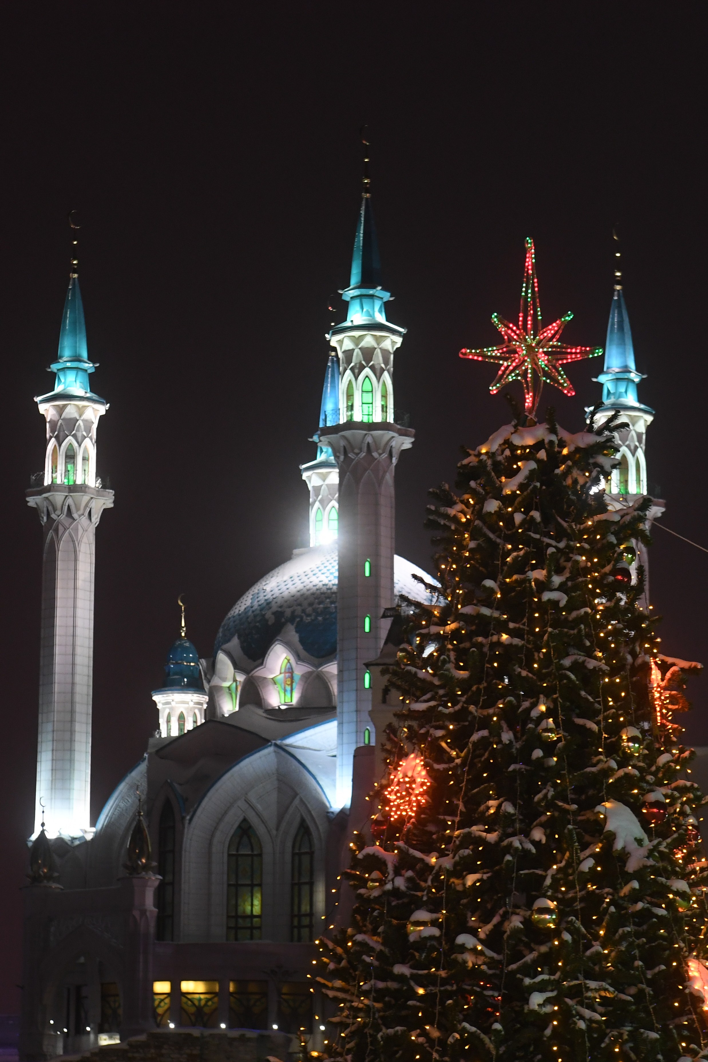 俄罗斯喀山:流光溢彩迎新年(2)