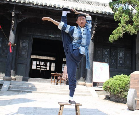 被离婚耽误的明星,其实王宝强的成就很高,他不是靠离婚出名的