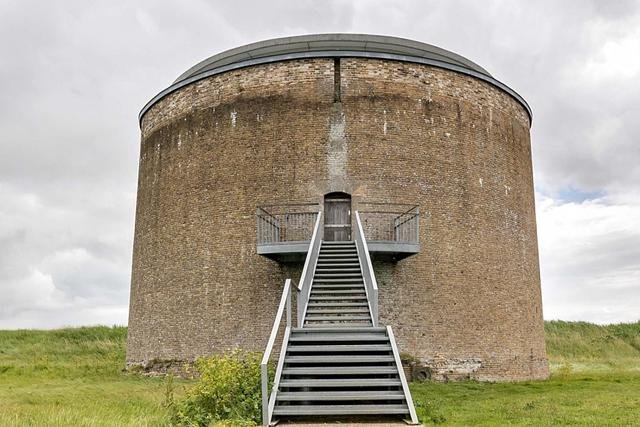 百年石碉堡遗迹改建!英国现代风古迹建筑!