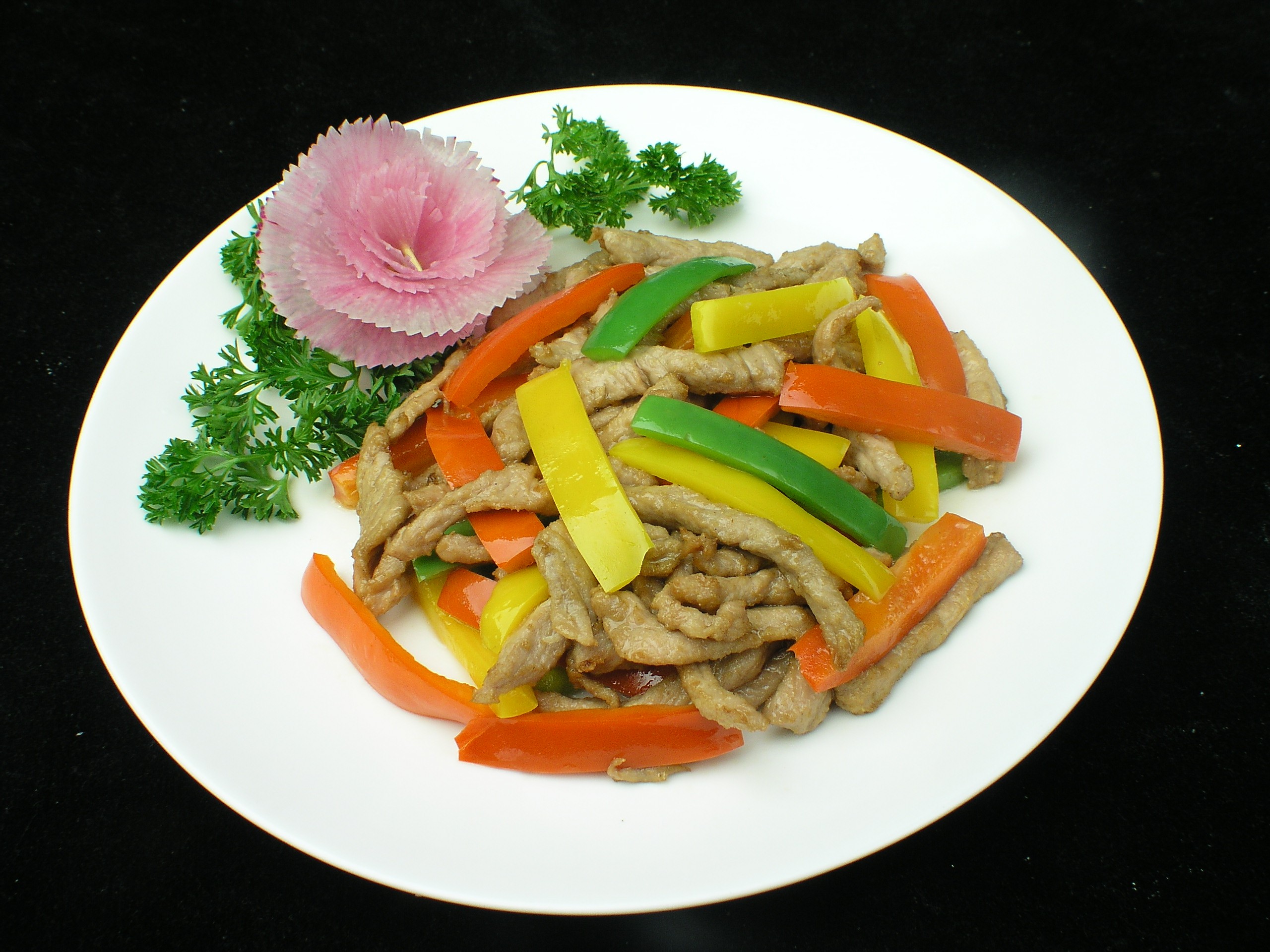 每日推荐六道家常小炒:六道美味诱人的美食,彩椒牛柳