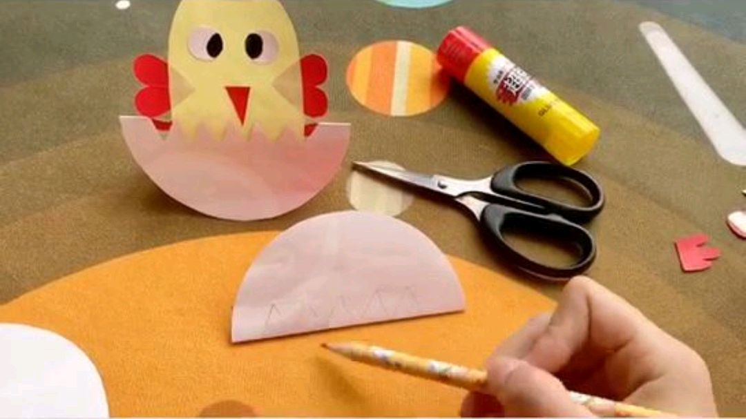 创意亲子手工作品:小鸡蛋壳不倒翁