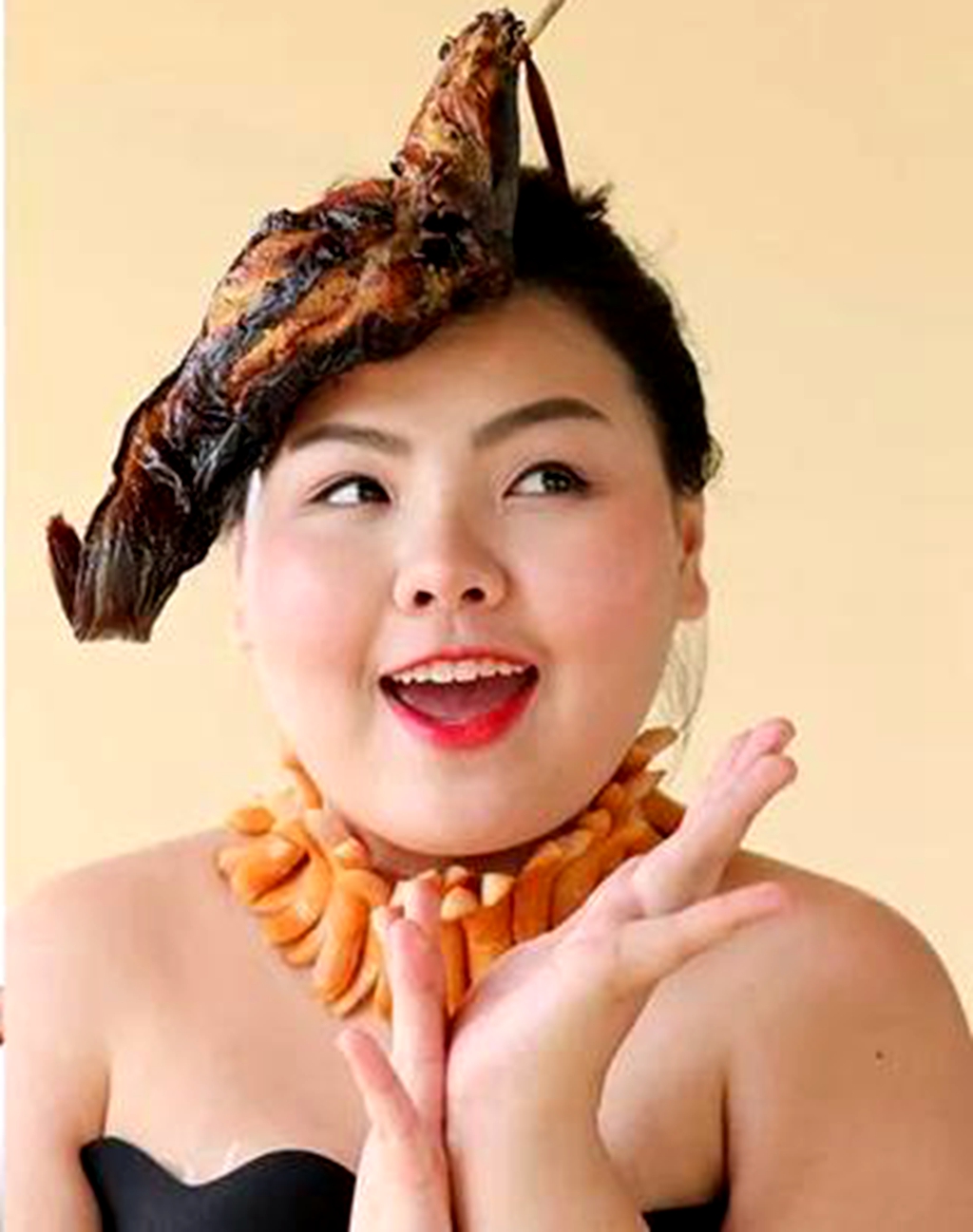 胖妞食物模仿秀,从超模到影后,30包虾片让她一夜成名