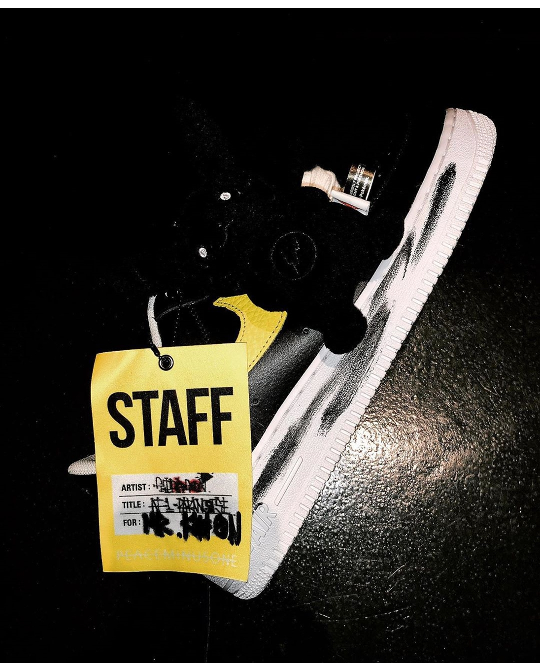 exo suho,朴信惠晒图认证!gd权志龙设计nike鞋遭遇黄牛爆炒