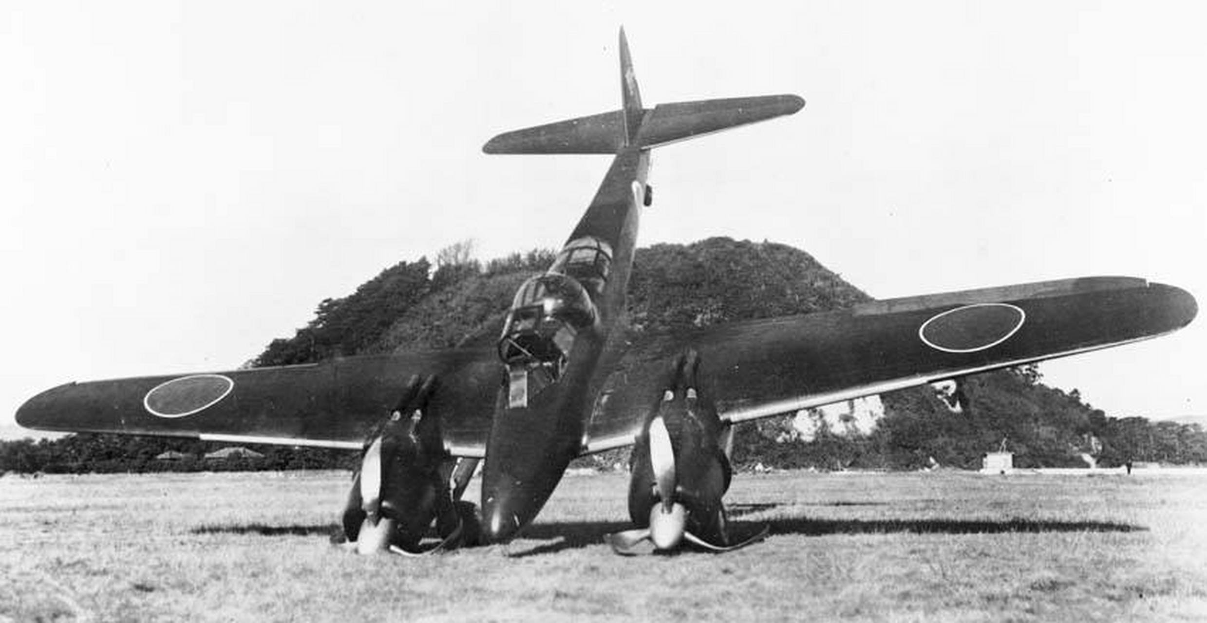 【j5n天雷双发重型战斗机】是第二次世界大战末期研发的双发重型战斗