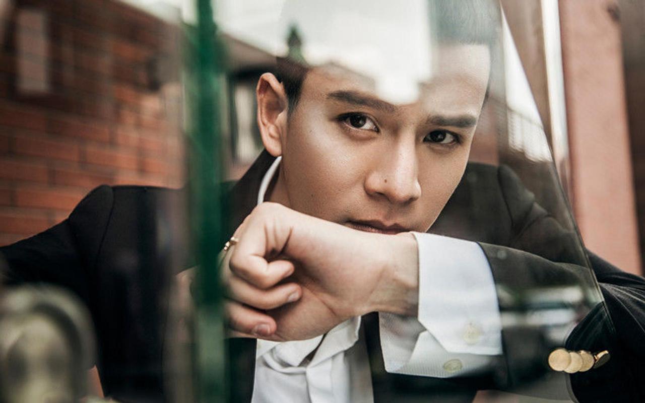 在《如懿传》里饰演暖男凌云彻的经超,凭借这部剧圈