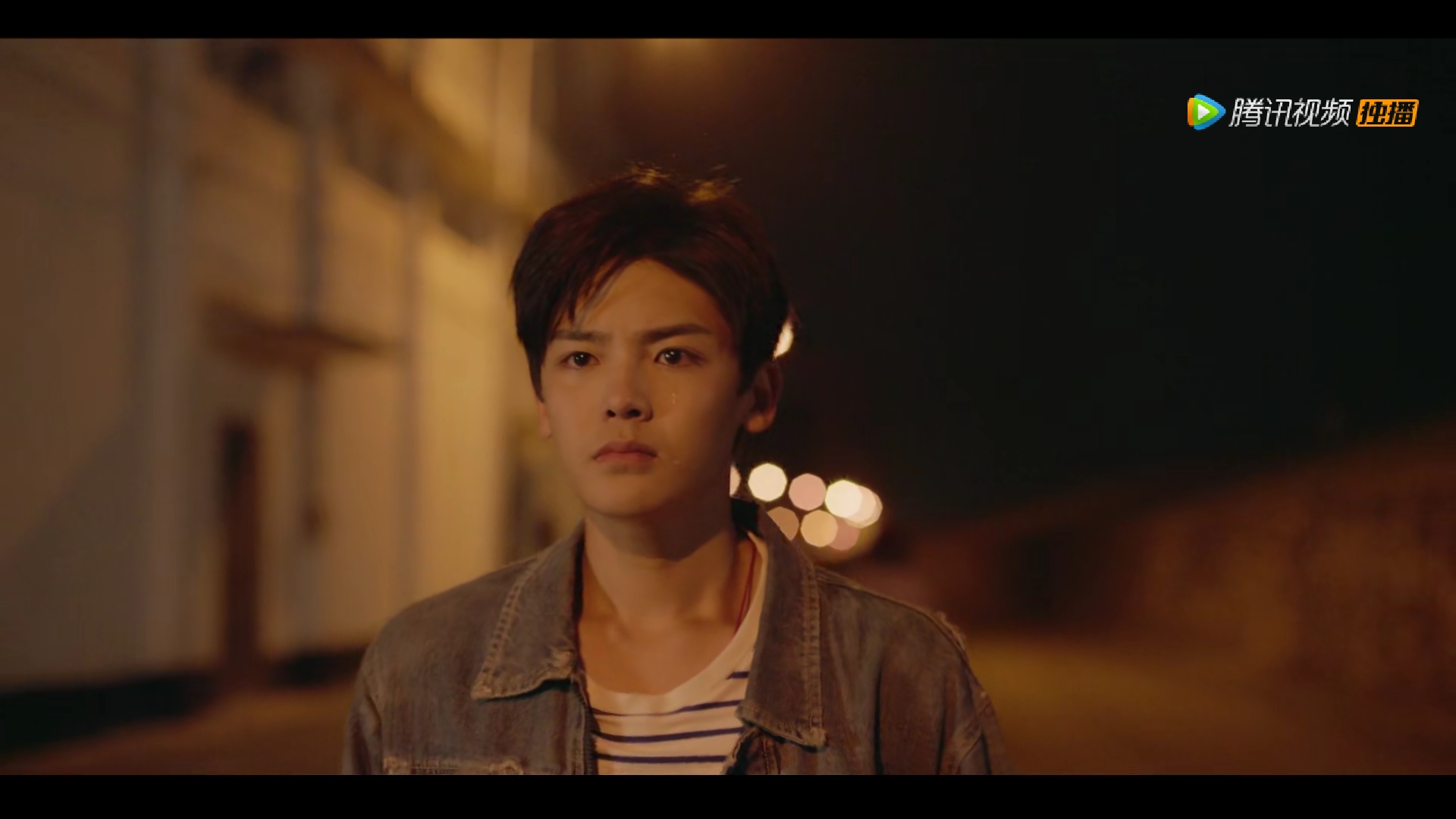 花彪说,杨大奔,我们不要说再见好不好.再见,也表示我们分开过.