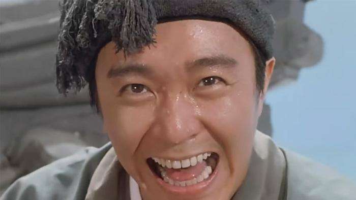 周星驰处女电影《捕风汉子》,被成奎安两分钟虐杀戏尽显表演天赋