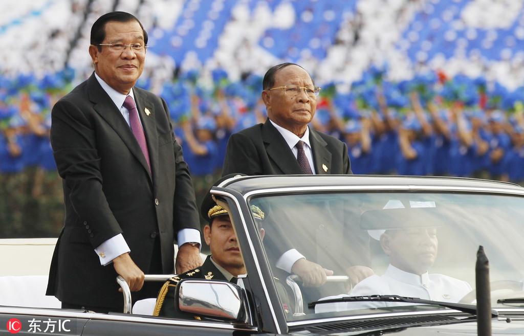 柬埔寨胜利日40周年 首相洪森出席庆祝活动