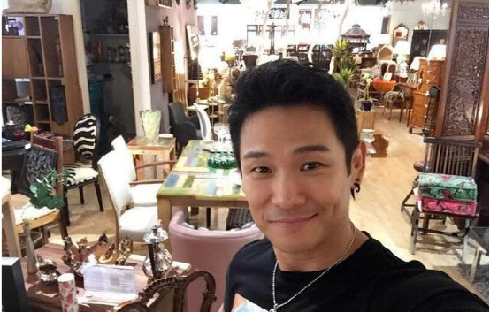 杜德伟晒出了自己的豪宅:装修古香古色,房子价值至少上千万