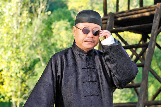 他的妻子被霸占,后来参军,成为开国将军,20年后回乡报仇