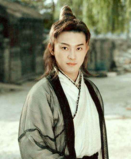 军艺三大校草:沙溢沈腾逢年过节胖三斤,网友看见他后:坚持住!