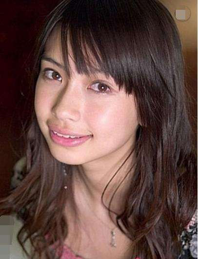 angelababy早年模特照曝光,香肠大嘴辣眼睛!