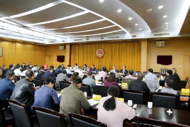 市十七届人大常委会第二十四次会议决定:张群环任永康市副市长代市长