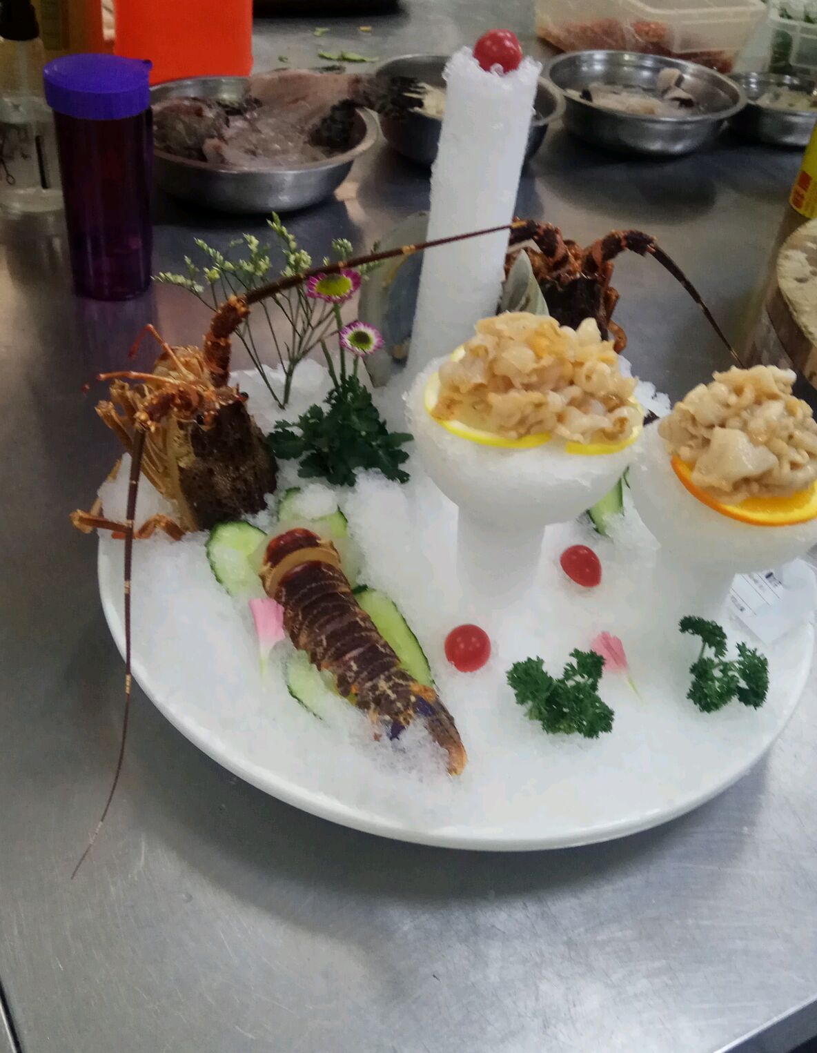 海鲜冰盘的装盘效果