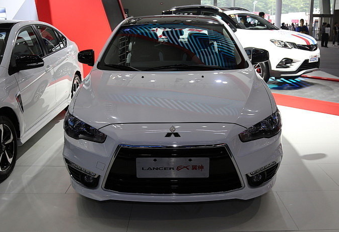 看起来简约并不简单的三菱三菱翼神,造型好看动感十足!值得一看