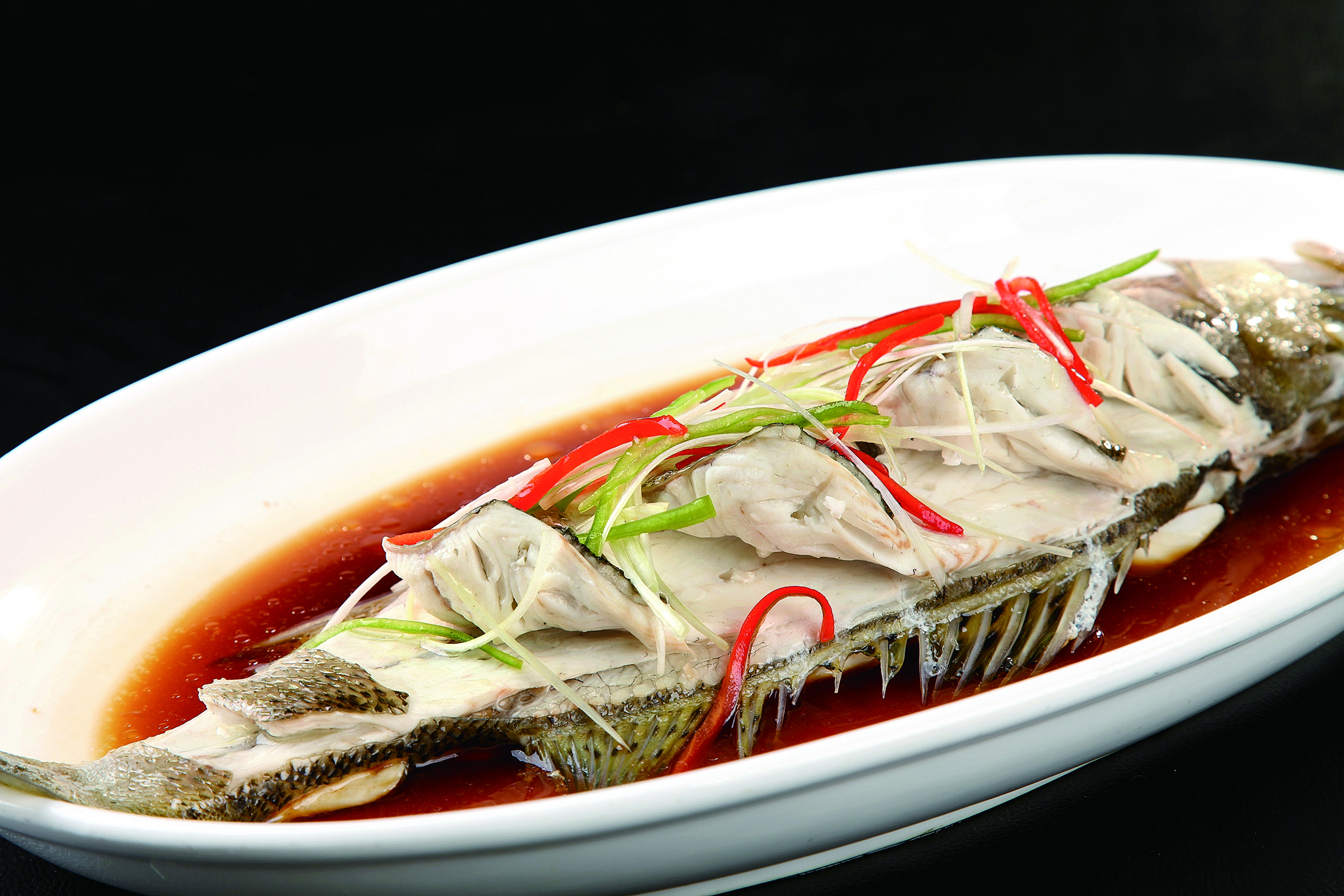 每日推荐六道美味炒菜:六道口齿留香的美食,葱烧海鲈鱼