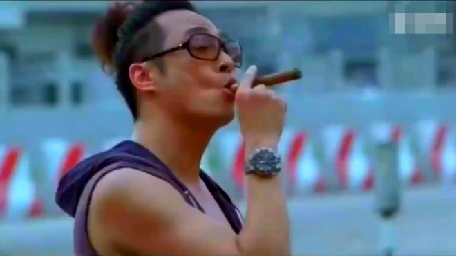 吴镇宇和黄秋生一起演黑帮,感觉真是太嚣张了!