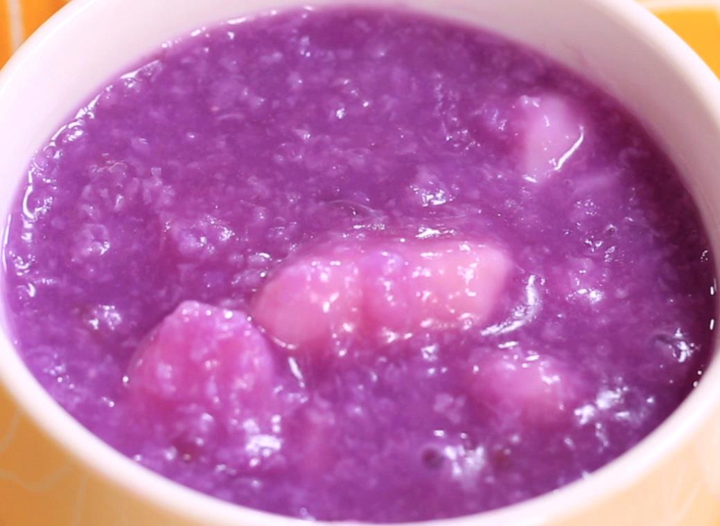 紫薯和它一起熬粥,好看又好喝,我家隔三差五喝一次,做法很简单