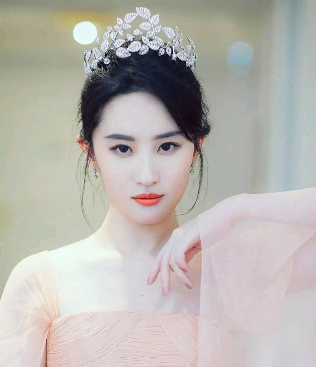 女明星皇冠造型,迪丽热巴,郑爽杨紫杨幂刘亦菲等