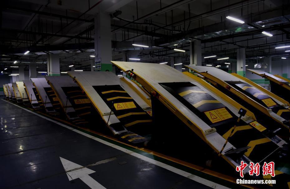 重庆现平面斜置式停车库 节约空间