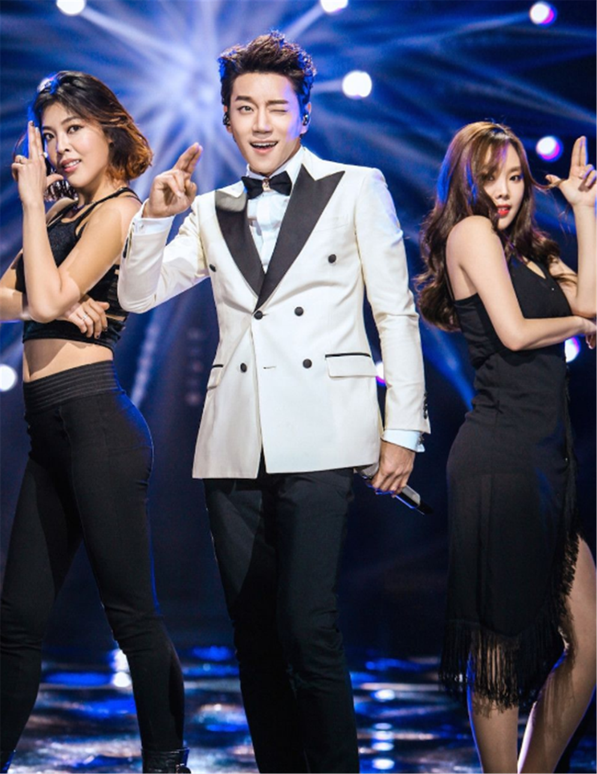 韩国明星黄致列1982年出生,虽然长了一张介于陈翔,黄子韬之间的帅气