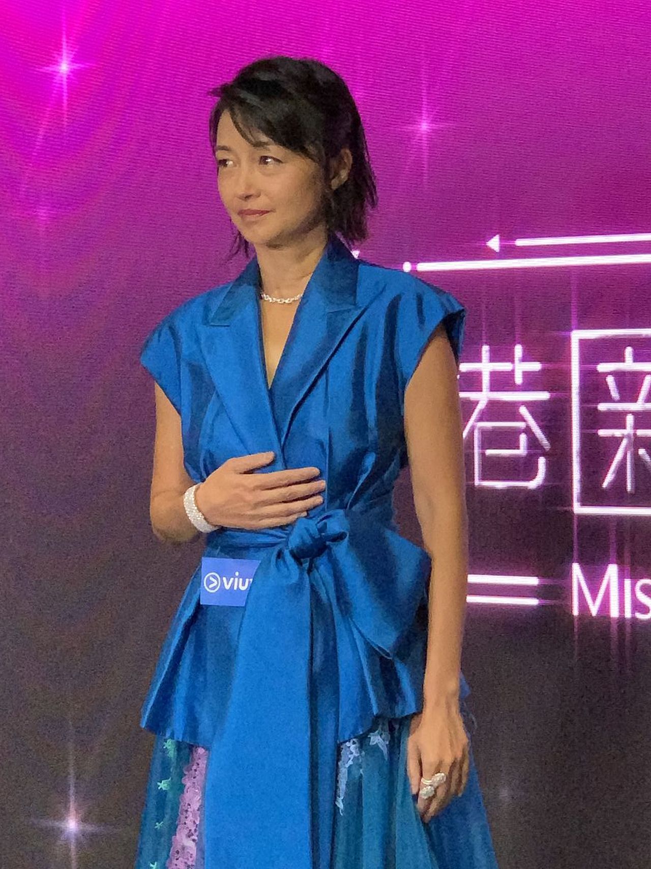 我最喜欢的郭襄是李绮红扮演的,她参演的是古天乐和李若彤版《神雕