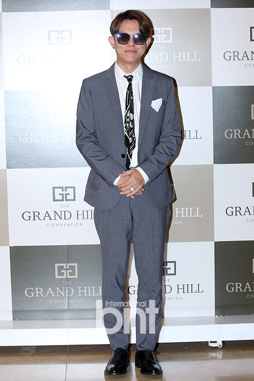 柳弼立米娜大婚 新郎动情泪洒现场