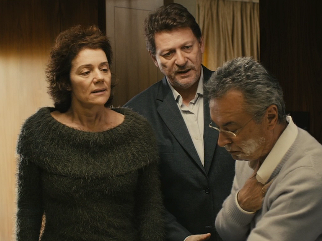 《荒蛮故事》:醉驾富二代深夜撞人,折射现实,讽刺意味十足